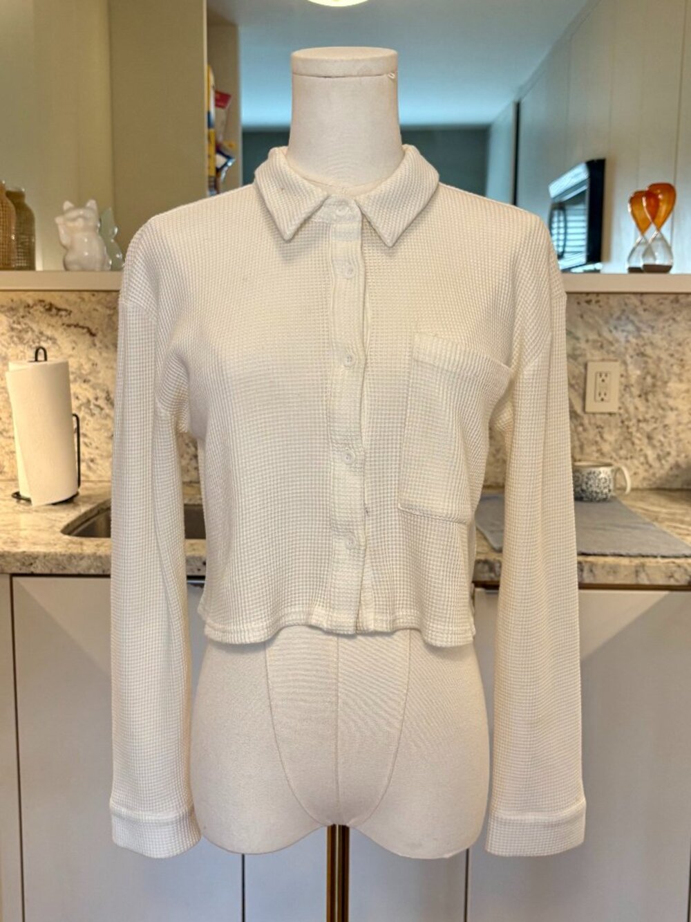 Emory Park Cream Long-Sleeved Botton-Up Cropped Top